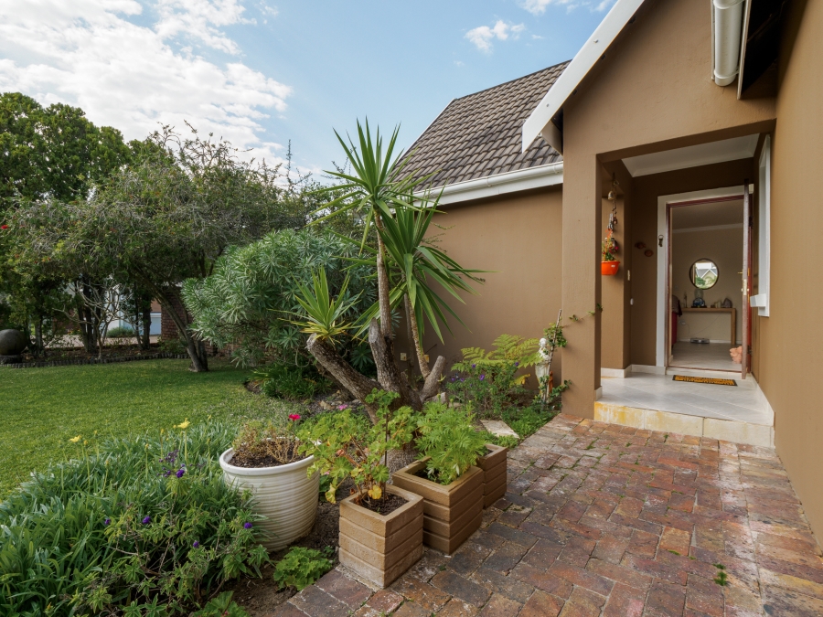 3 Bedroom Property for Sale in The Island Western Cape